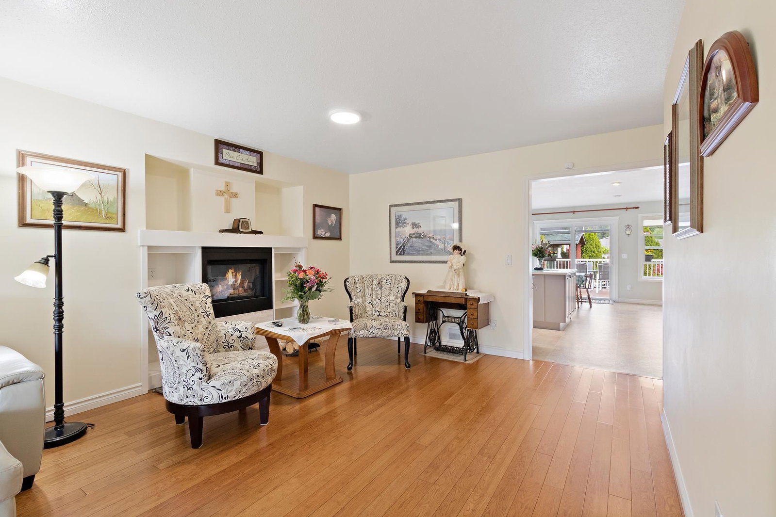 Listing Image 3