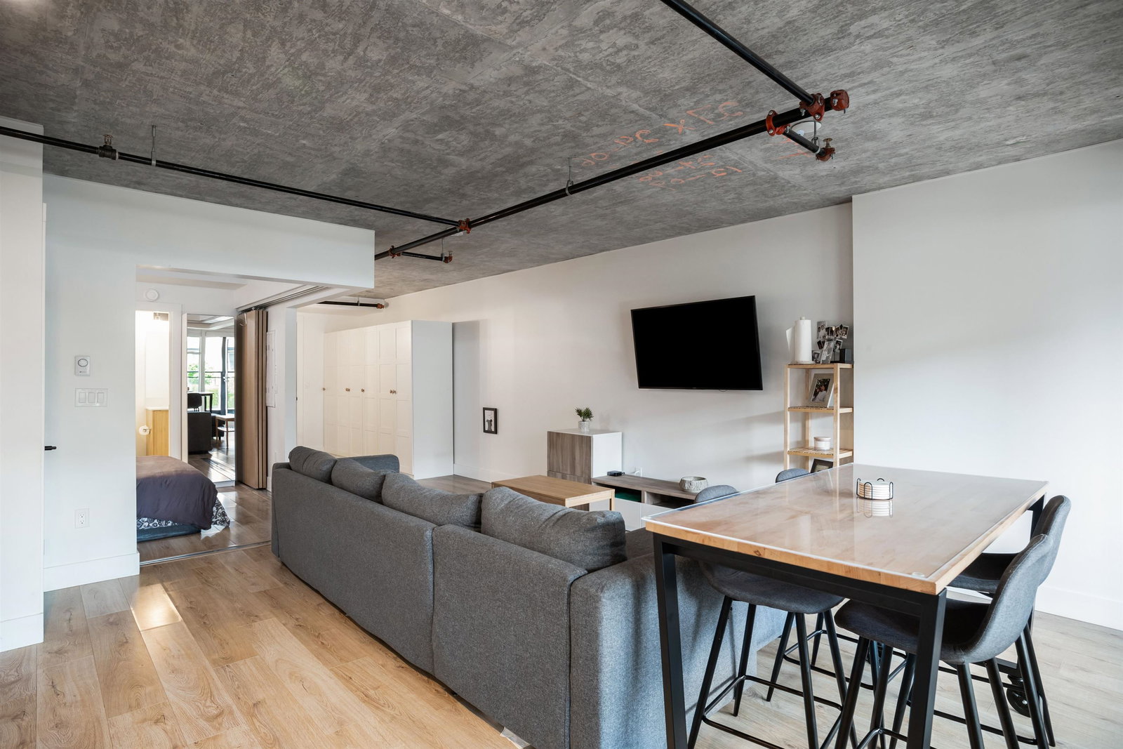 Listing Image 10