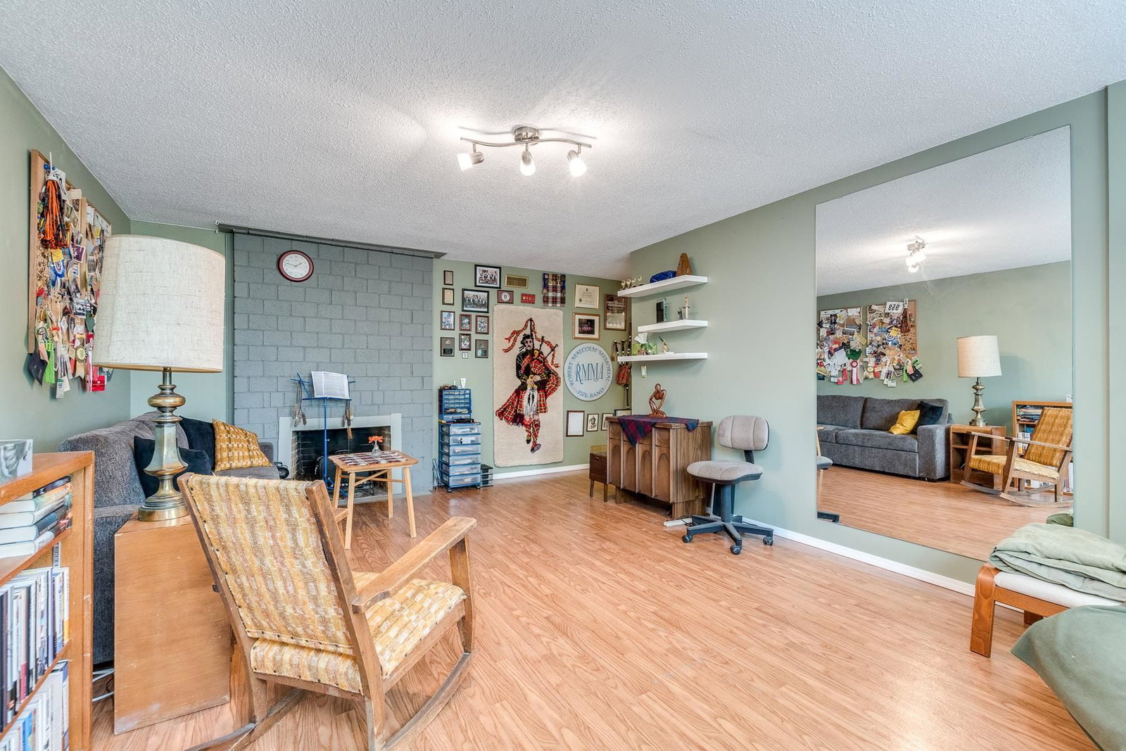 Listing Image 14