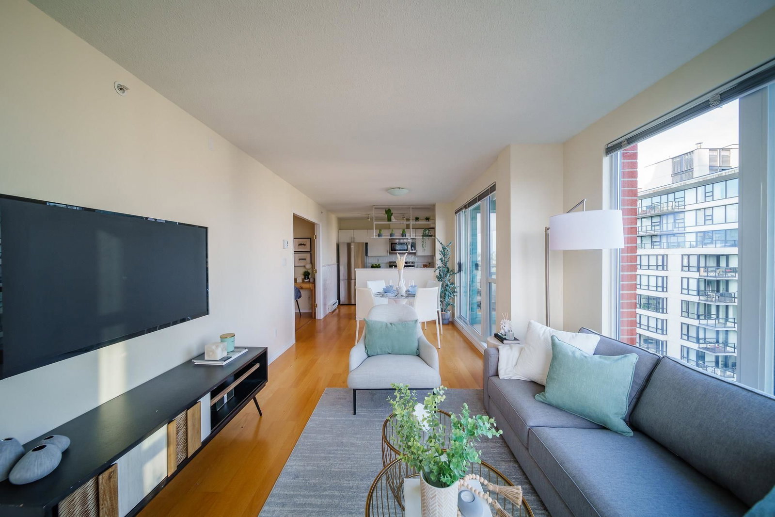 Listing Image 8