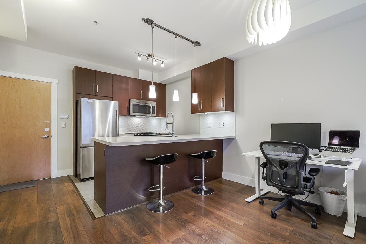 Listing Image 8
