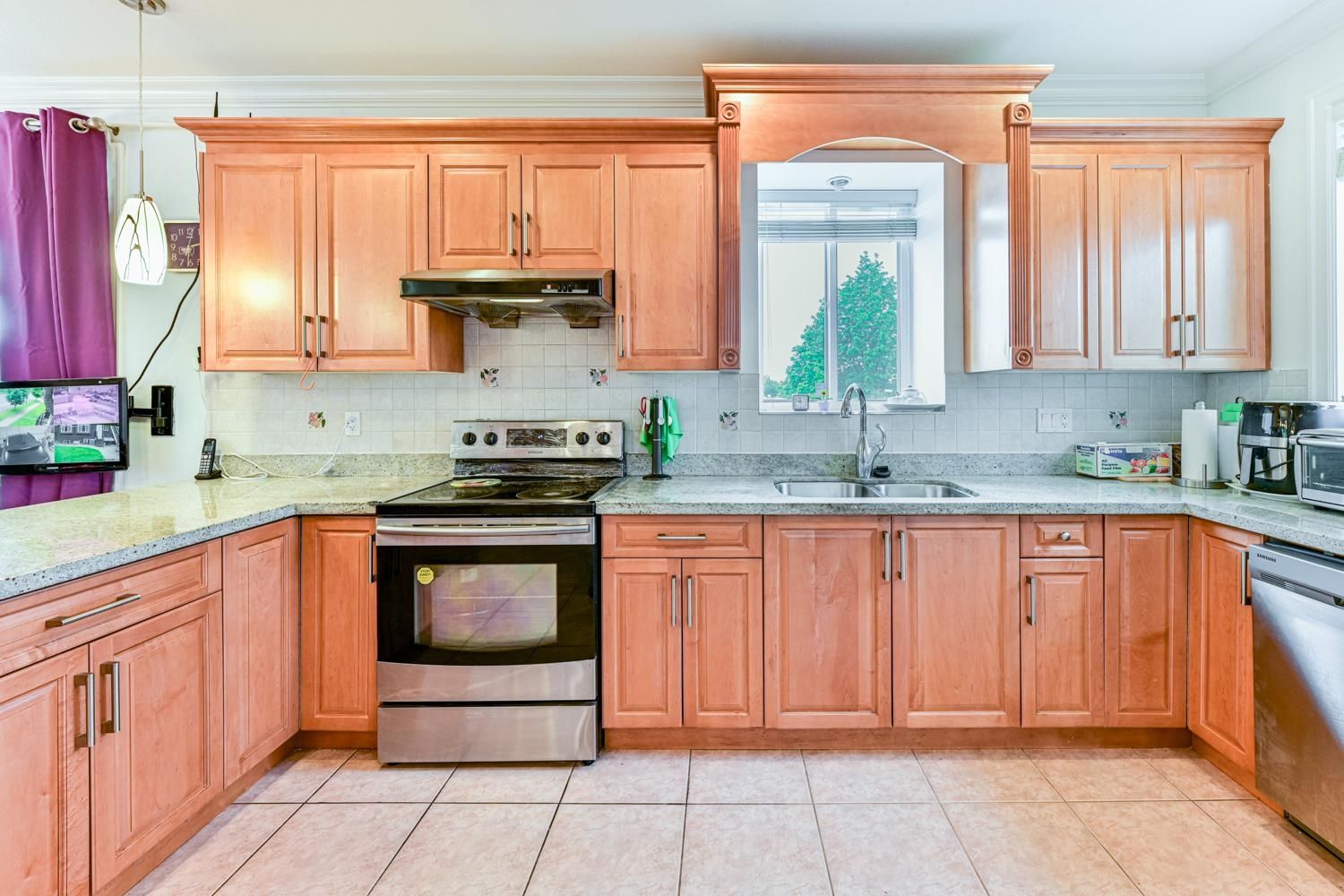 Listing Image 6