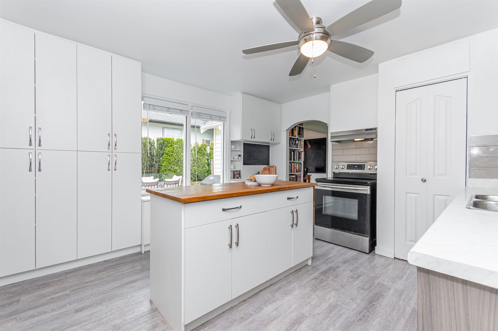 Listing Image 12