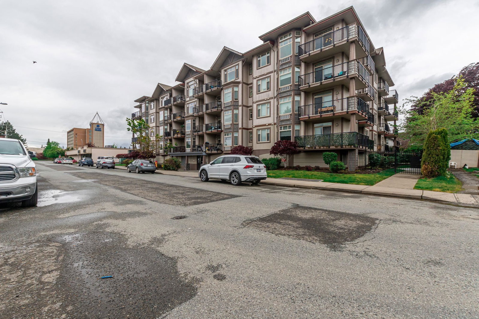 Listing Image 1