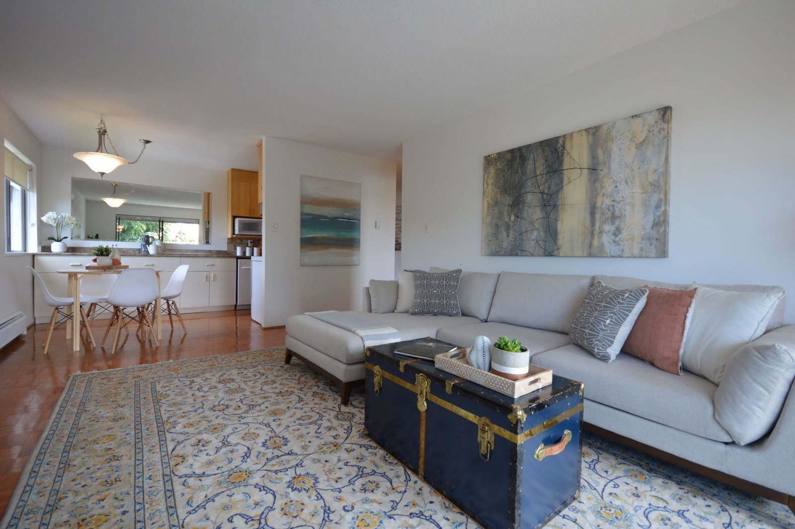 Listing Image 6