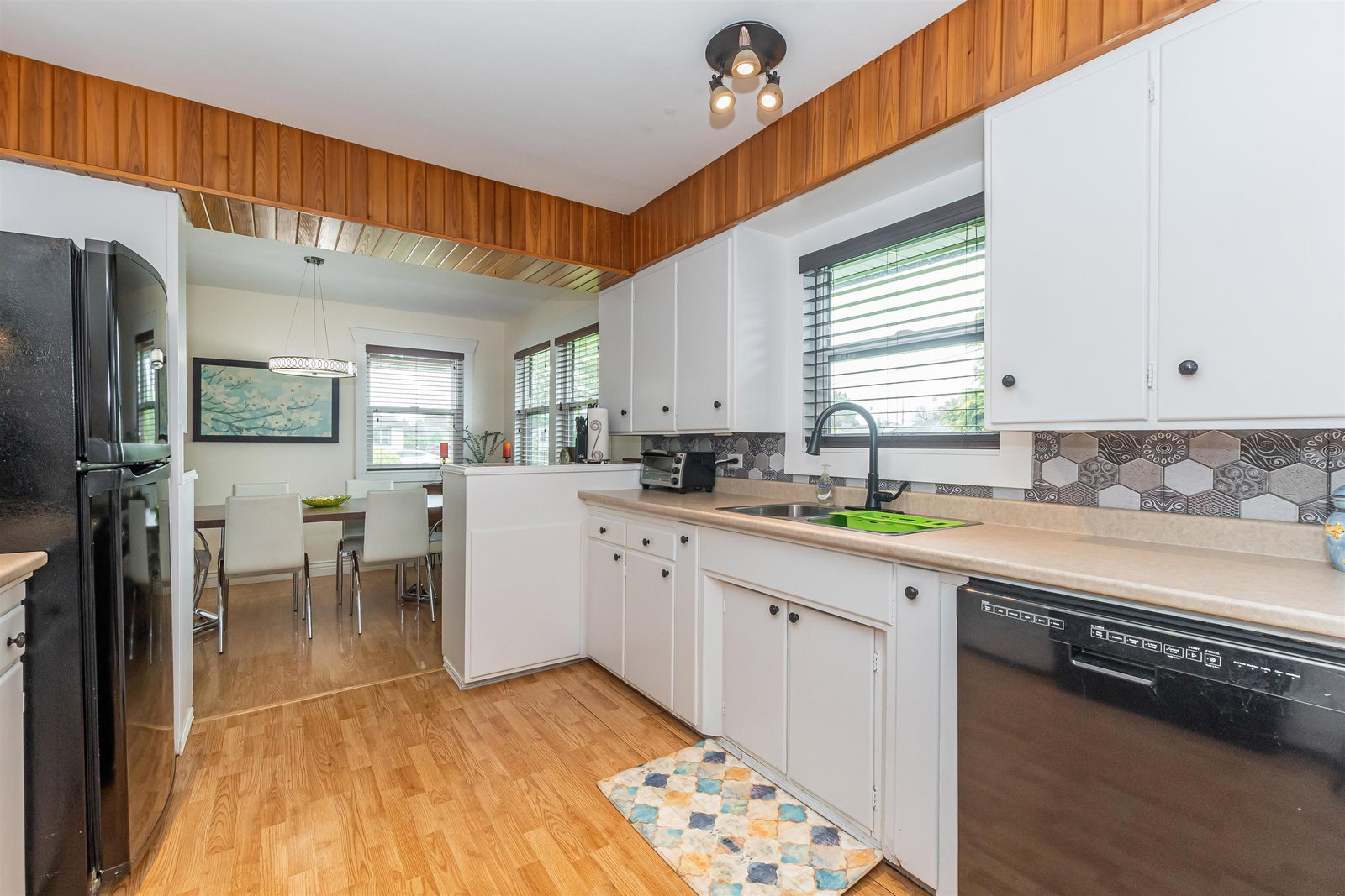 Listing Image 14