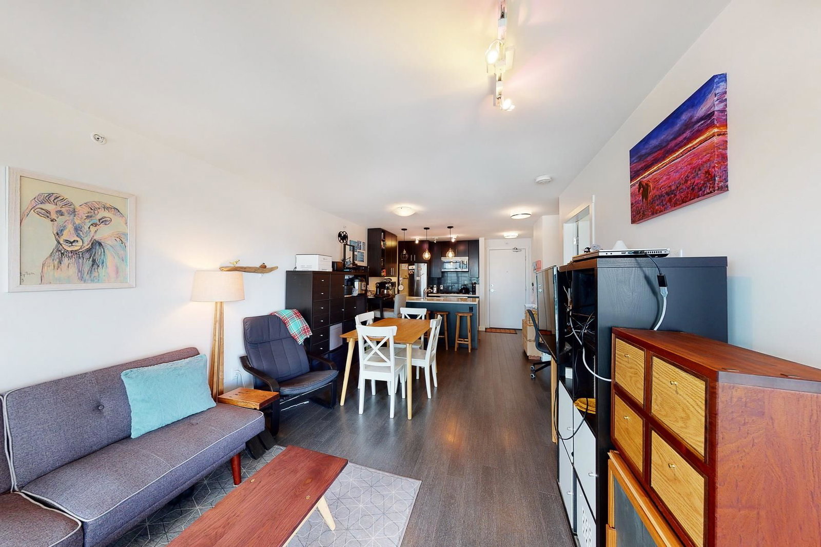 Listing Image 4