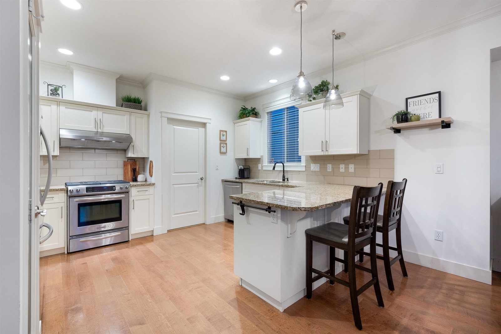 Listing Image 15