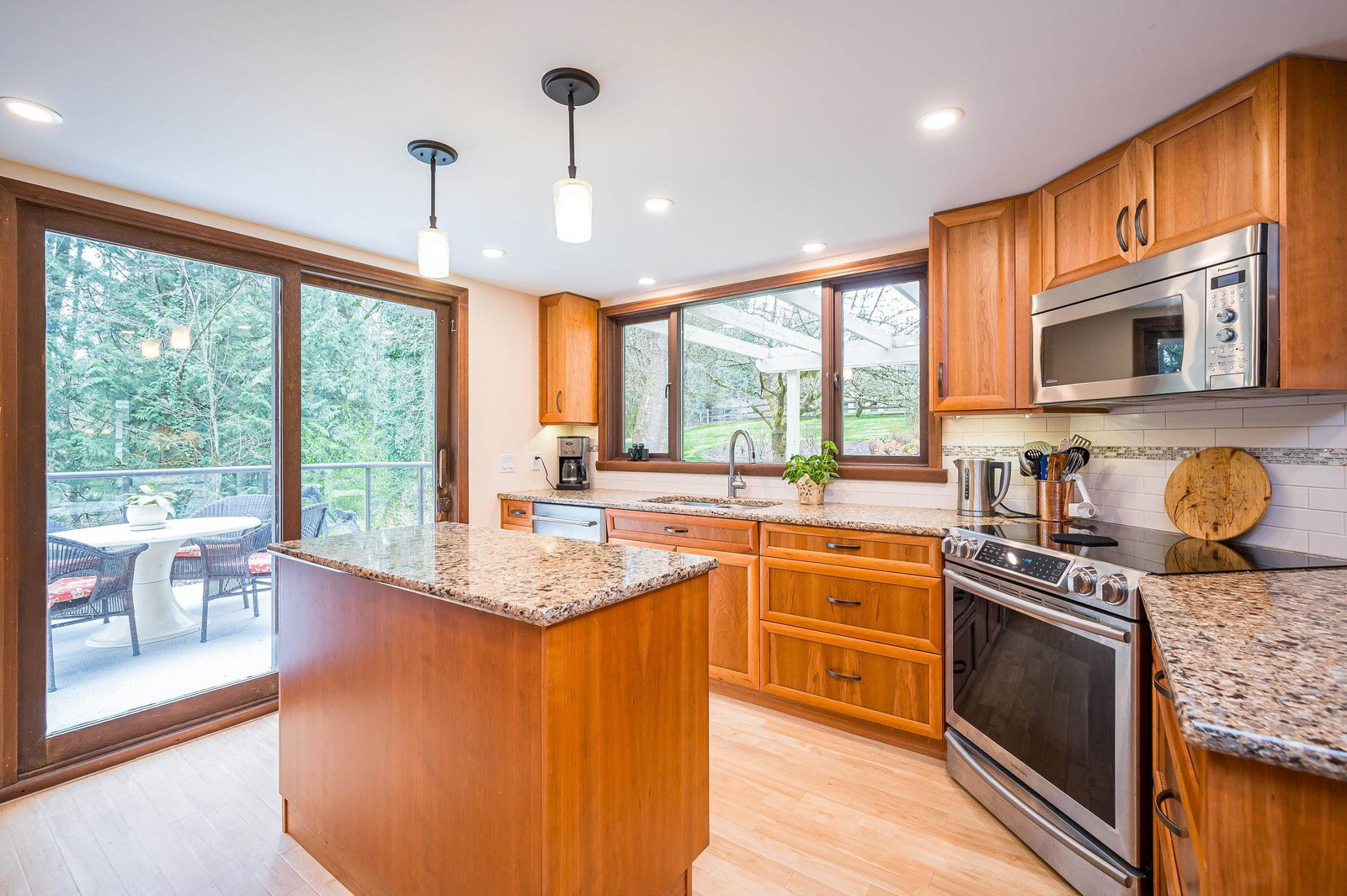 Listing Image 11