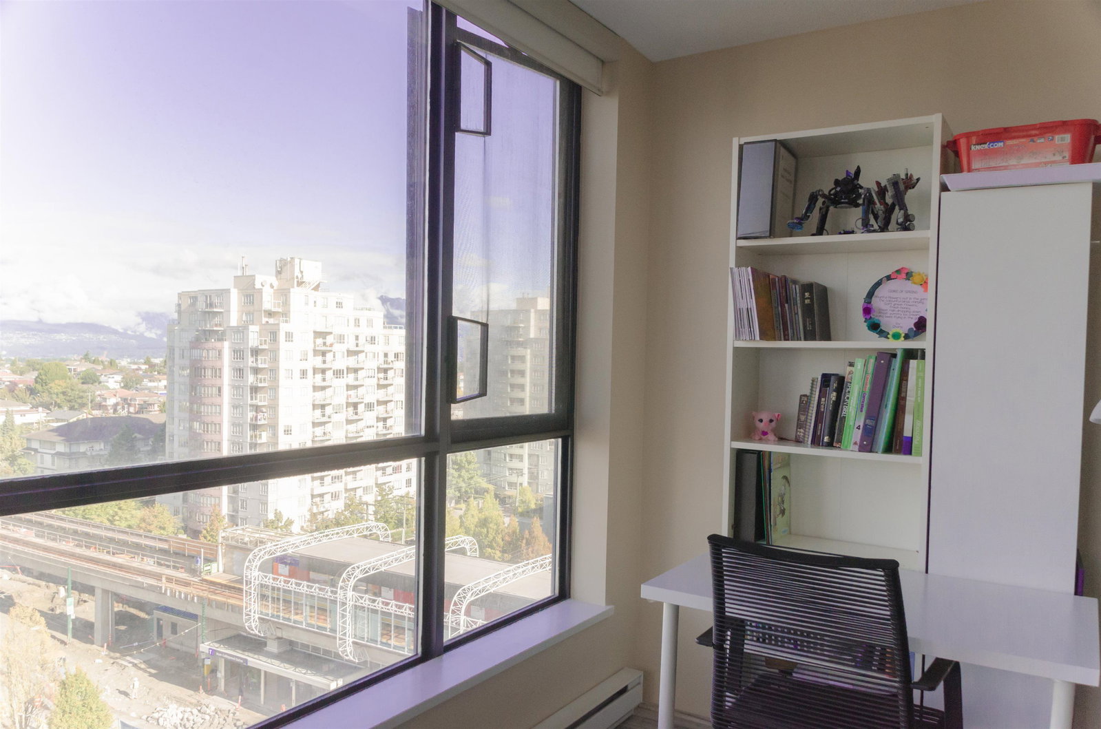 Listing Image 9