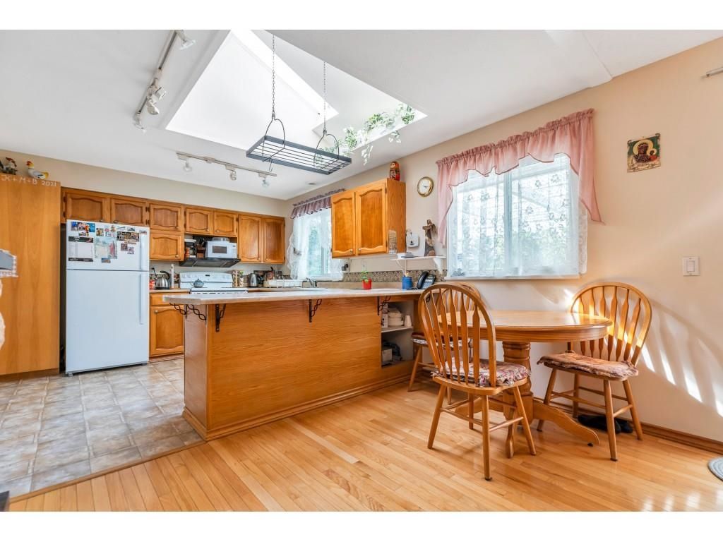 Listing Image 17