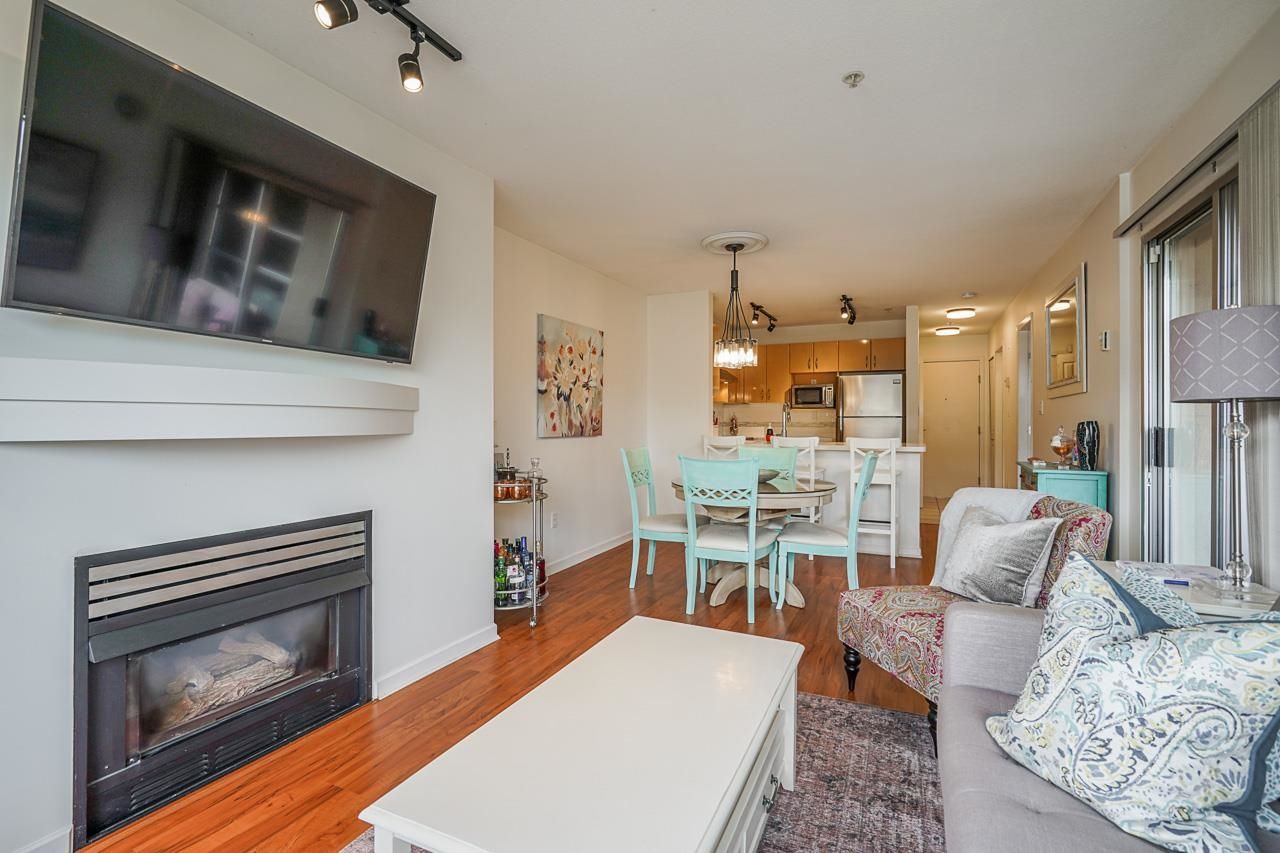 Listing Image 8