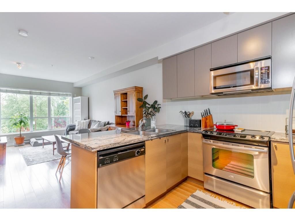 Listing Image 6