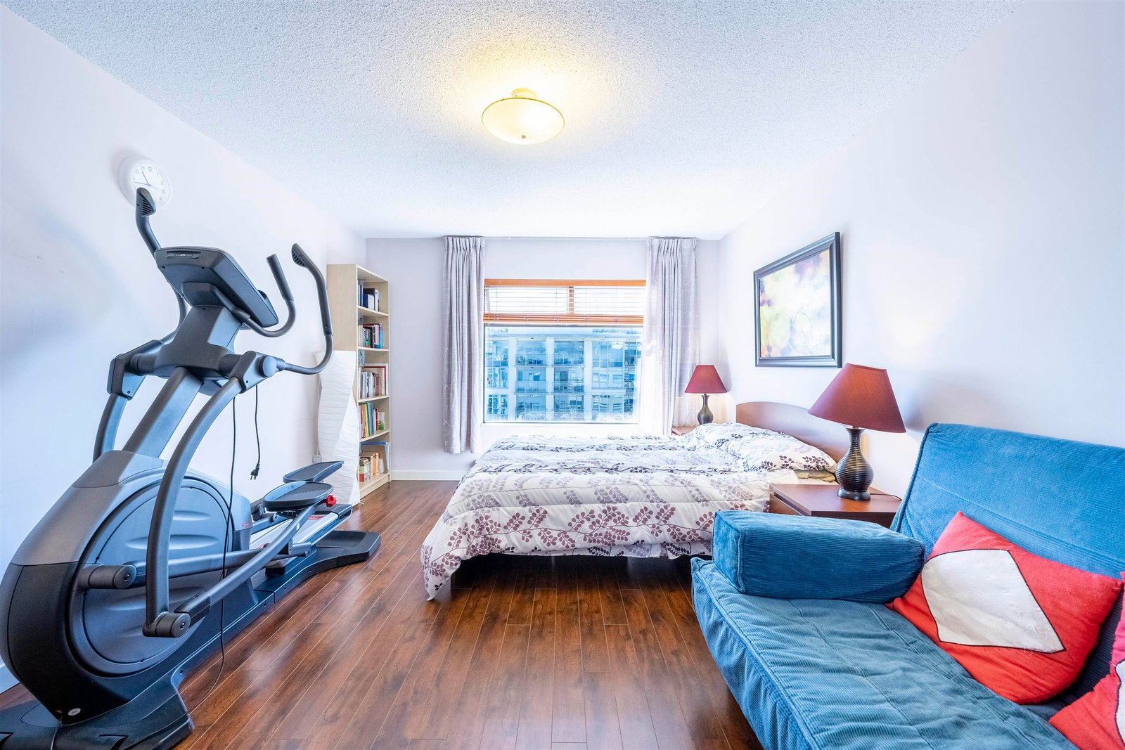 Listing Image 16