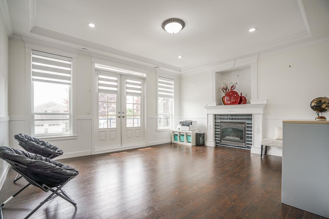 Listing Image 9
