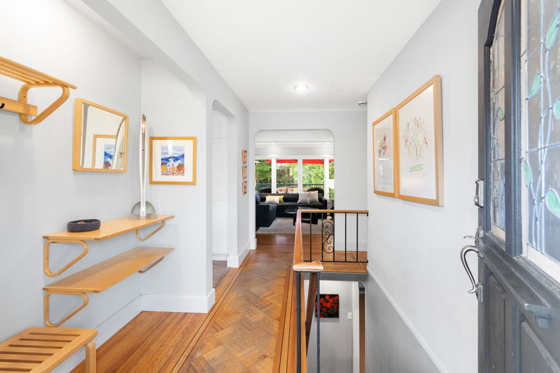 956 Belvista Crescent, North Vancouver, V7R 2B4 | Image 3