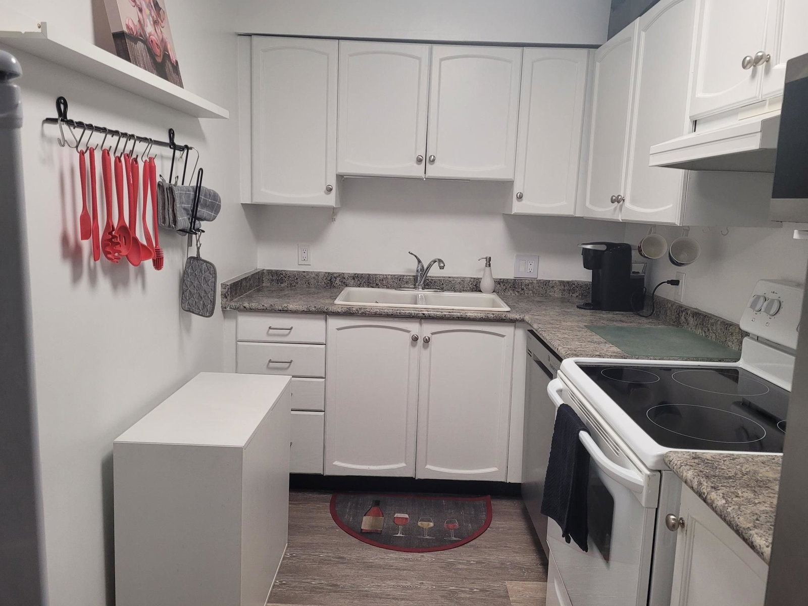 Listing Image 6