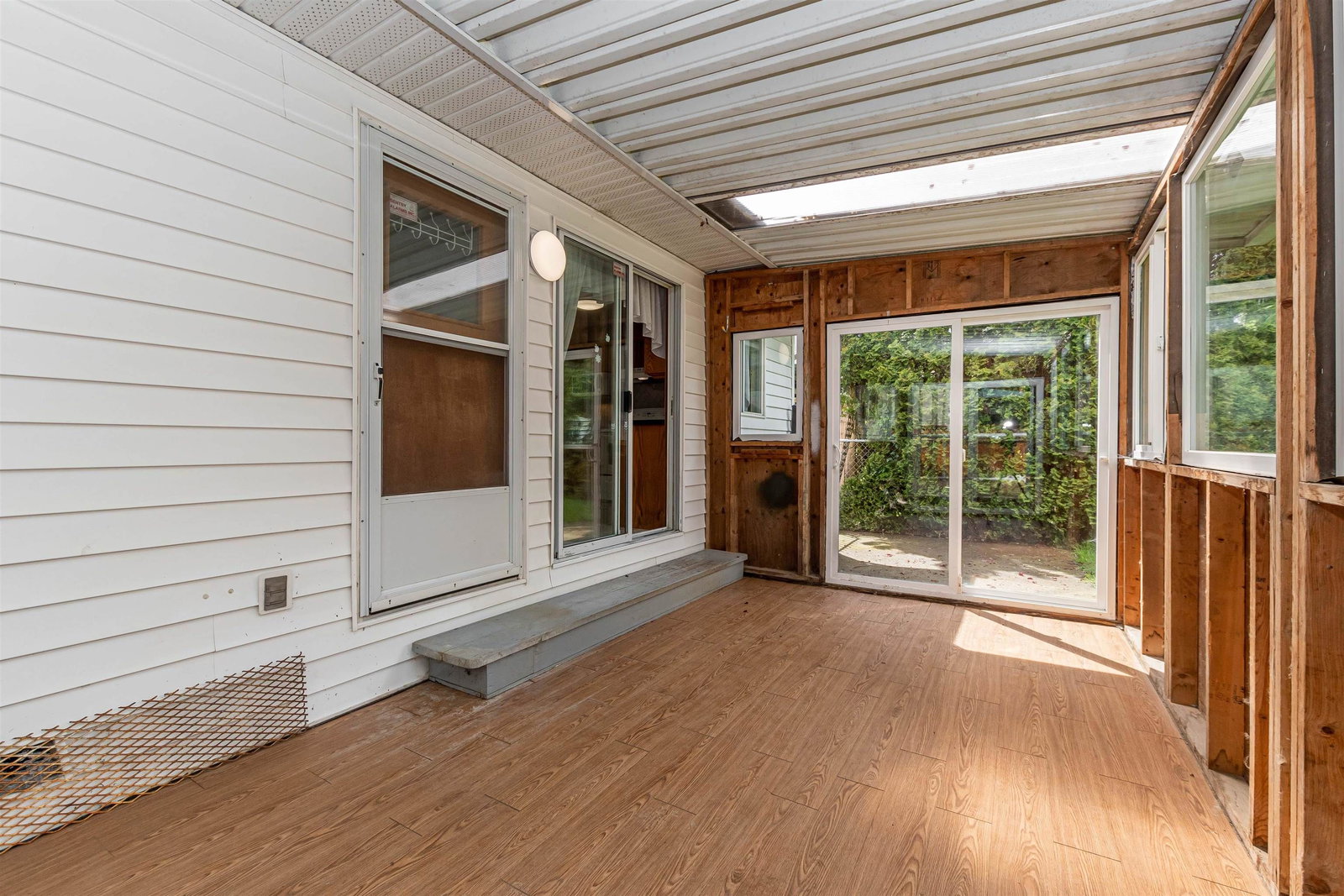 Listing Image 16