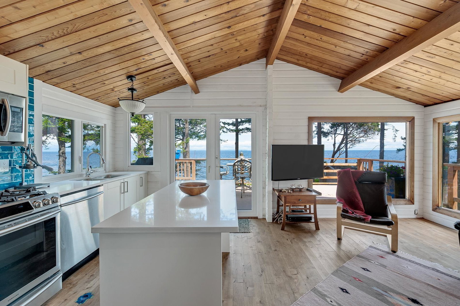 Listing Image 10