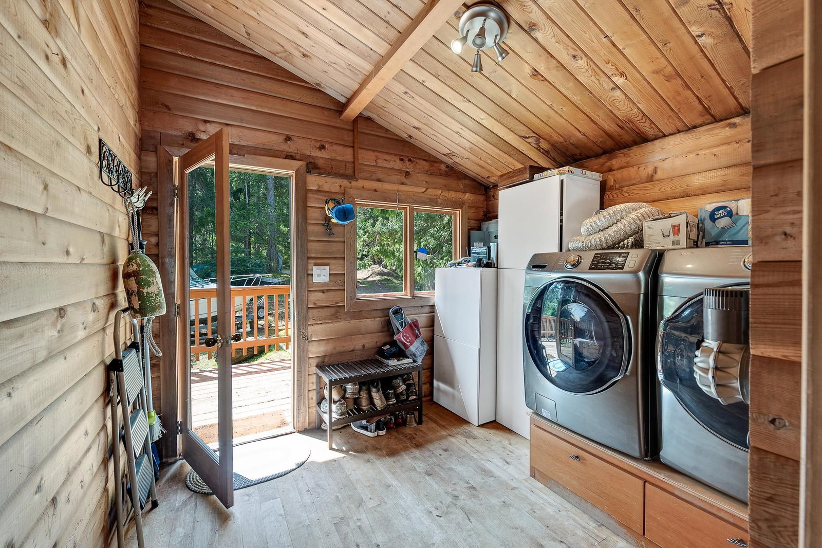 Listing Image 8