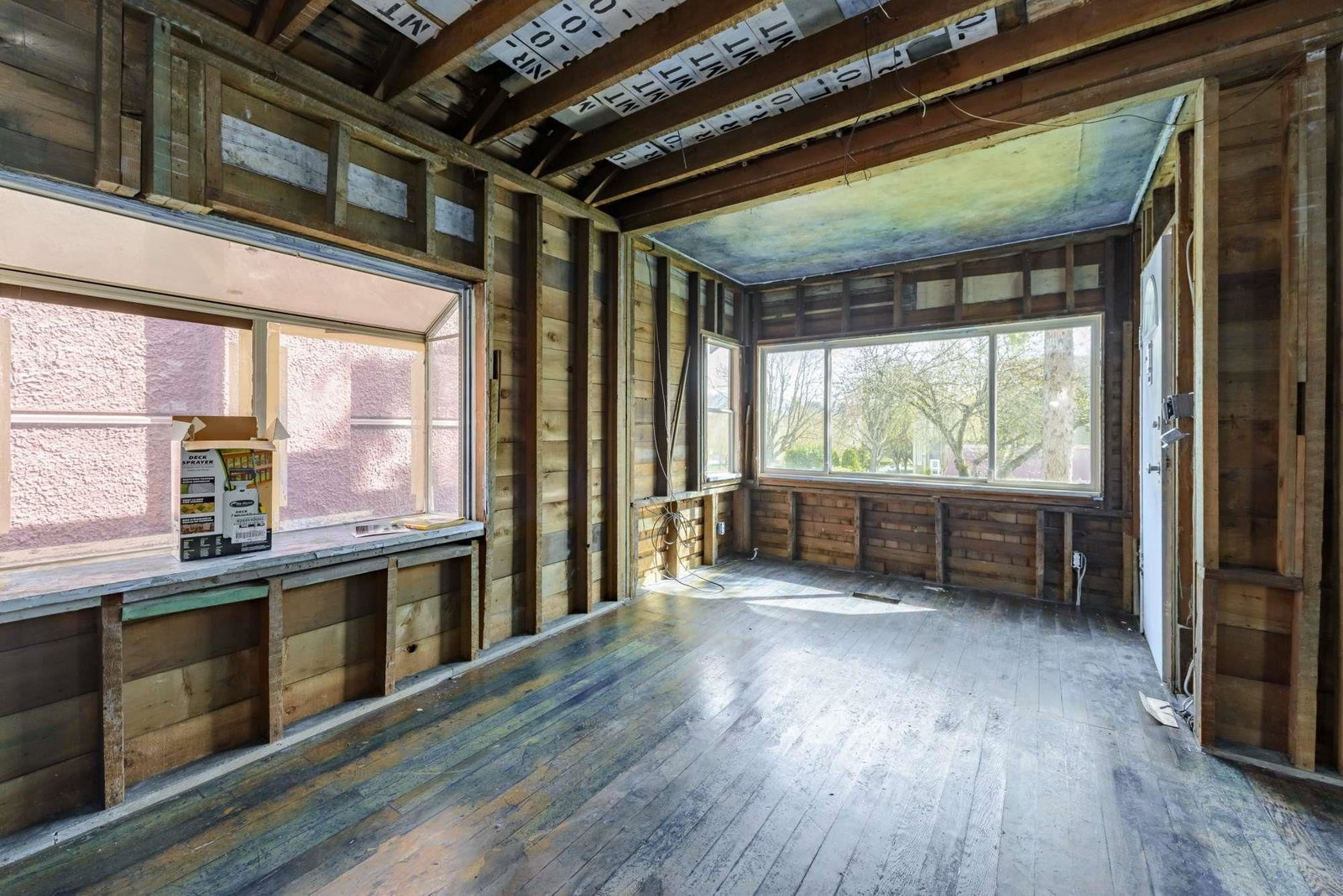 Listing Image 10