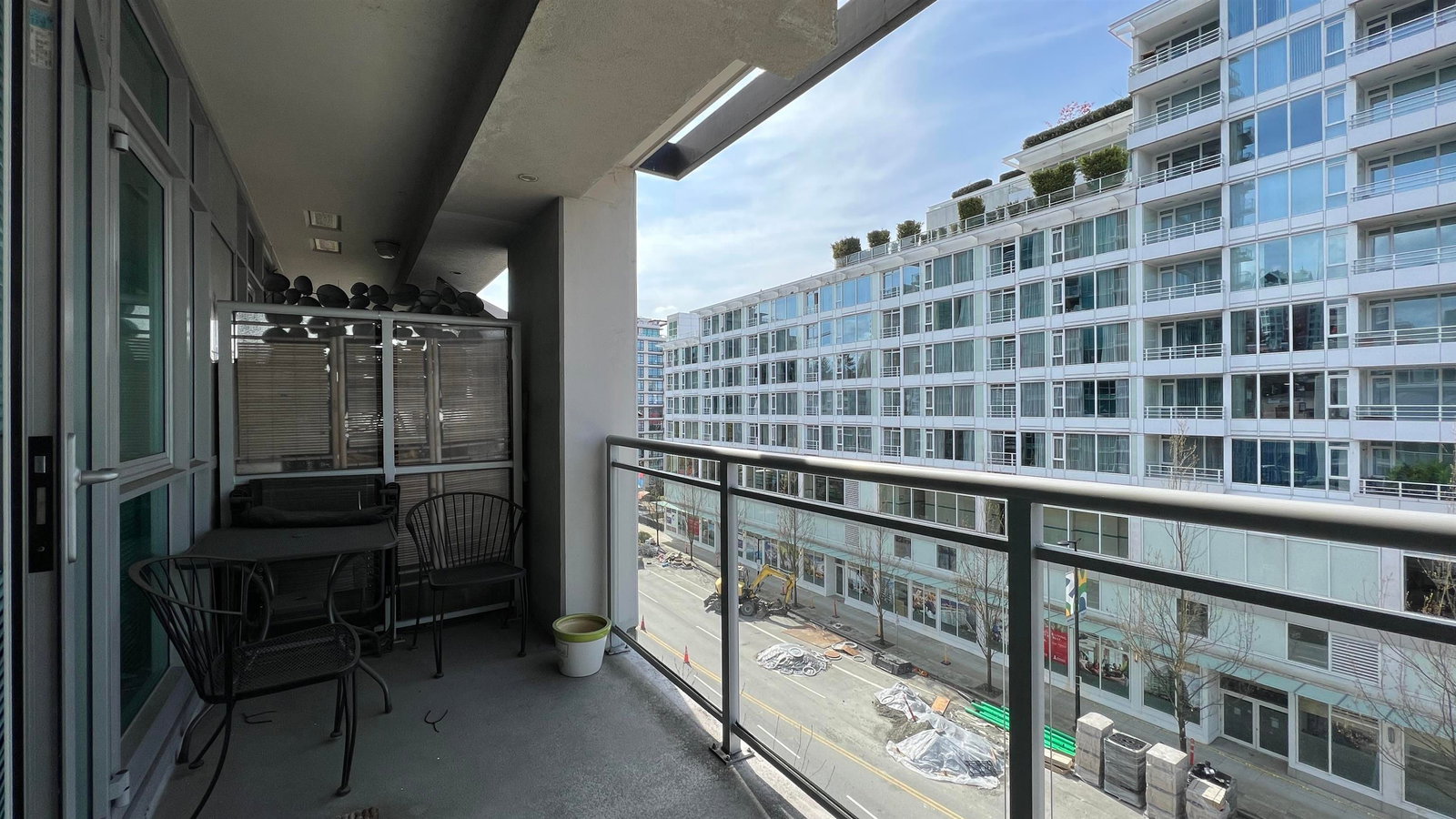 Listing Image 6