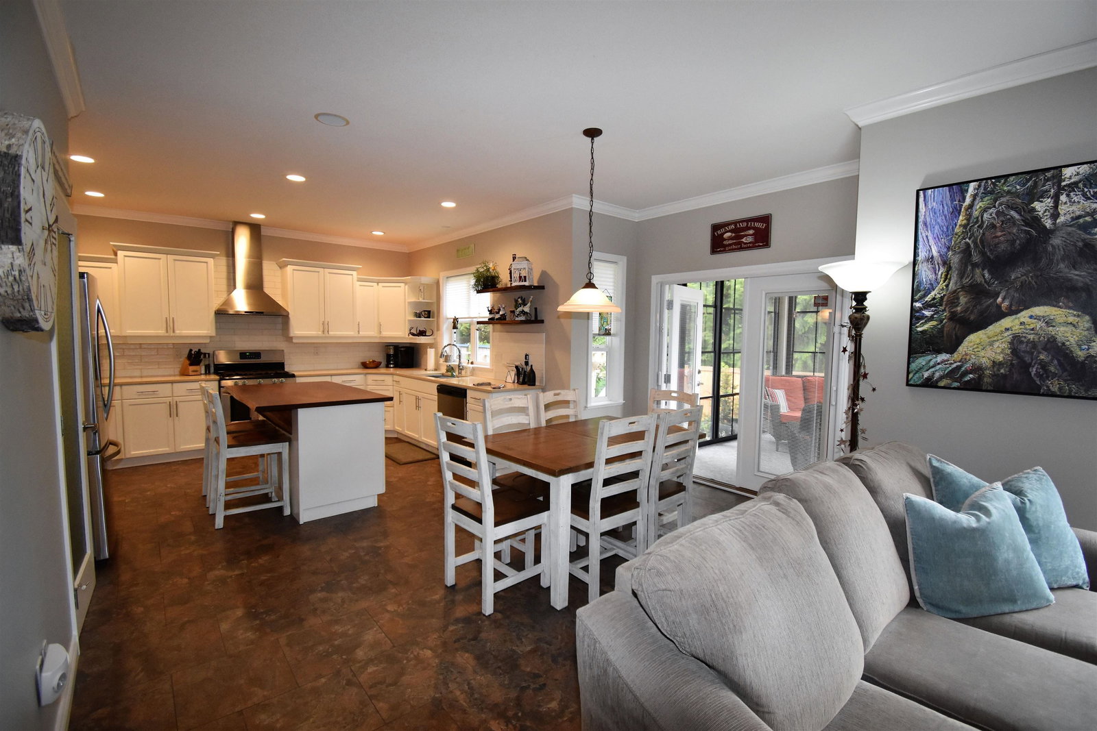 Listing Image 9