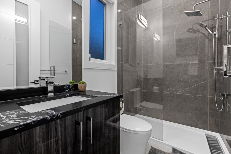 929 Canyon Boulevard, North Vancouver, V7R 2J9 | Image 3