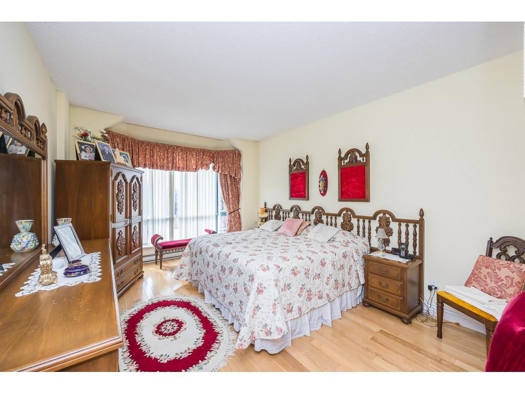 Listing Image 17