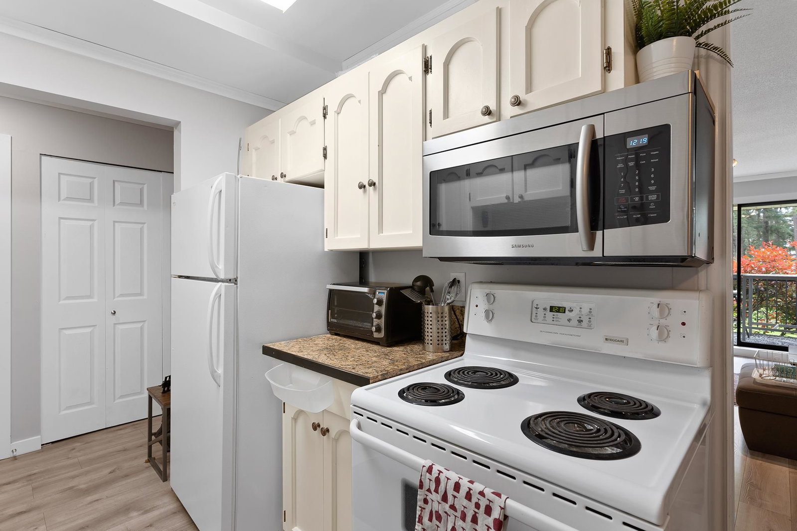 Listing Image 19