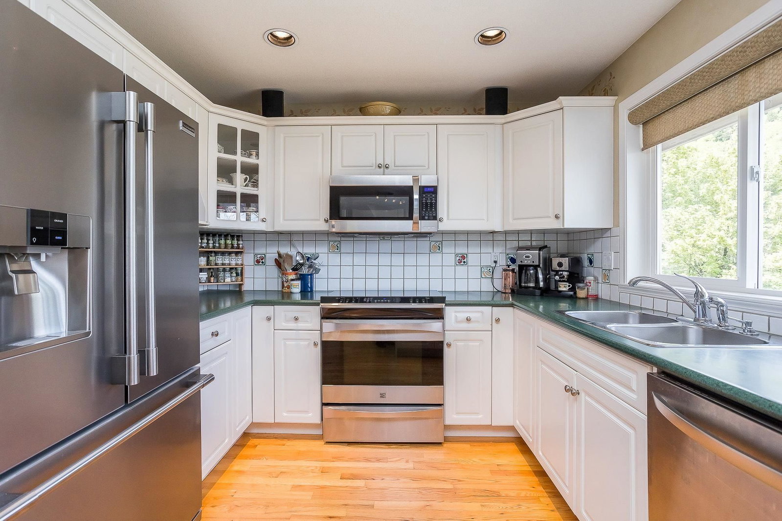 Listing Image 9