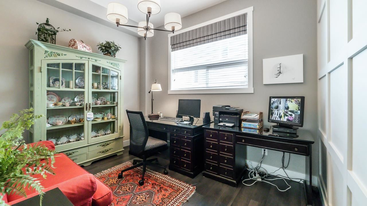 Listing Image 11