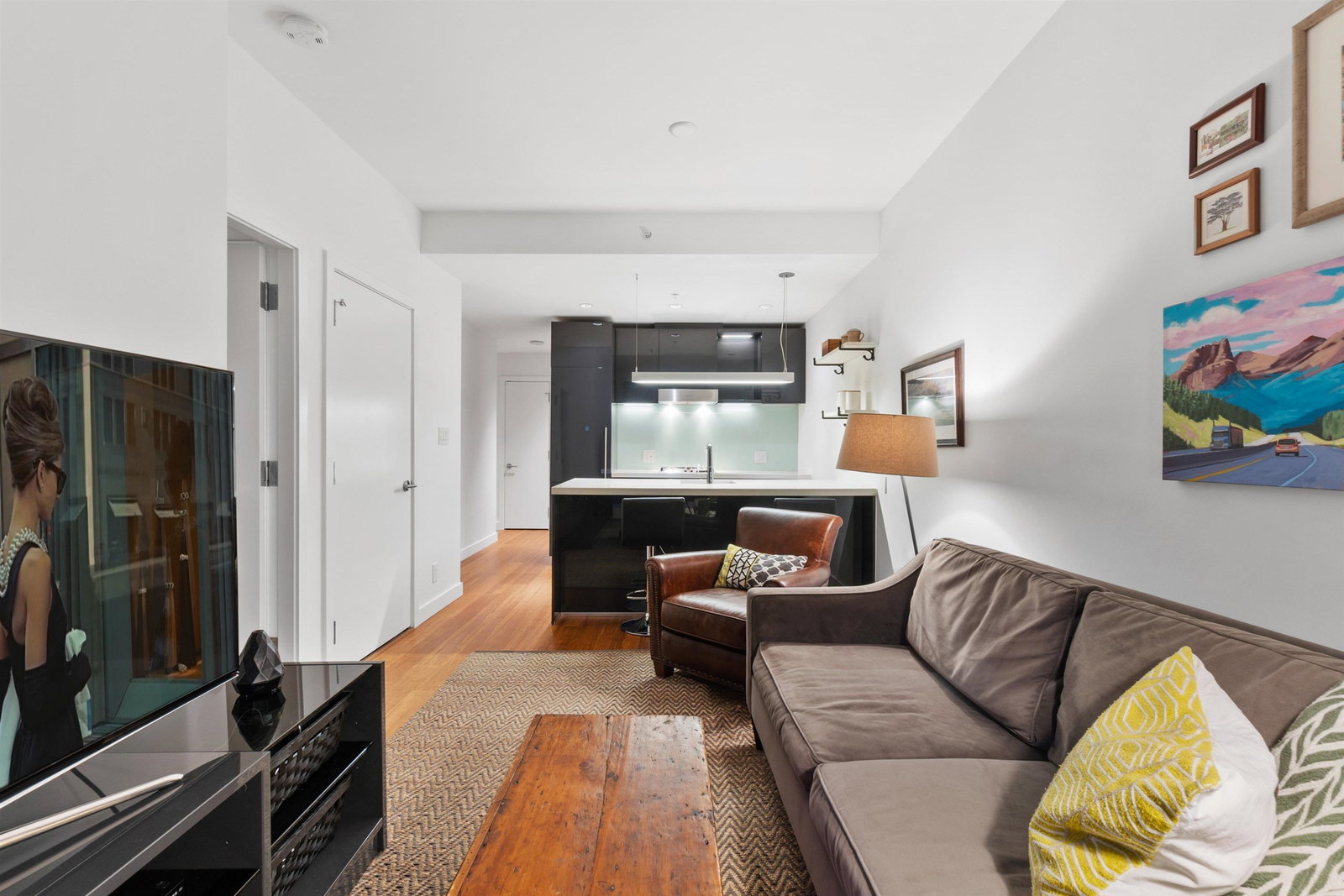 Listing Image 21