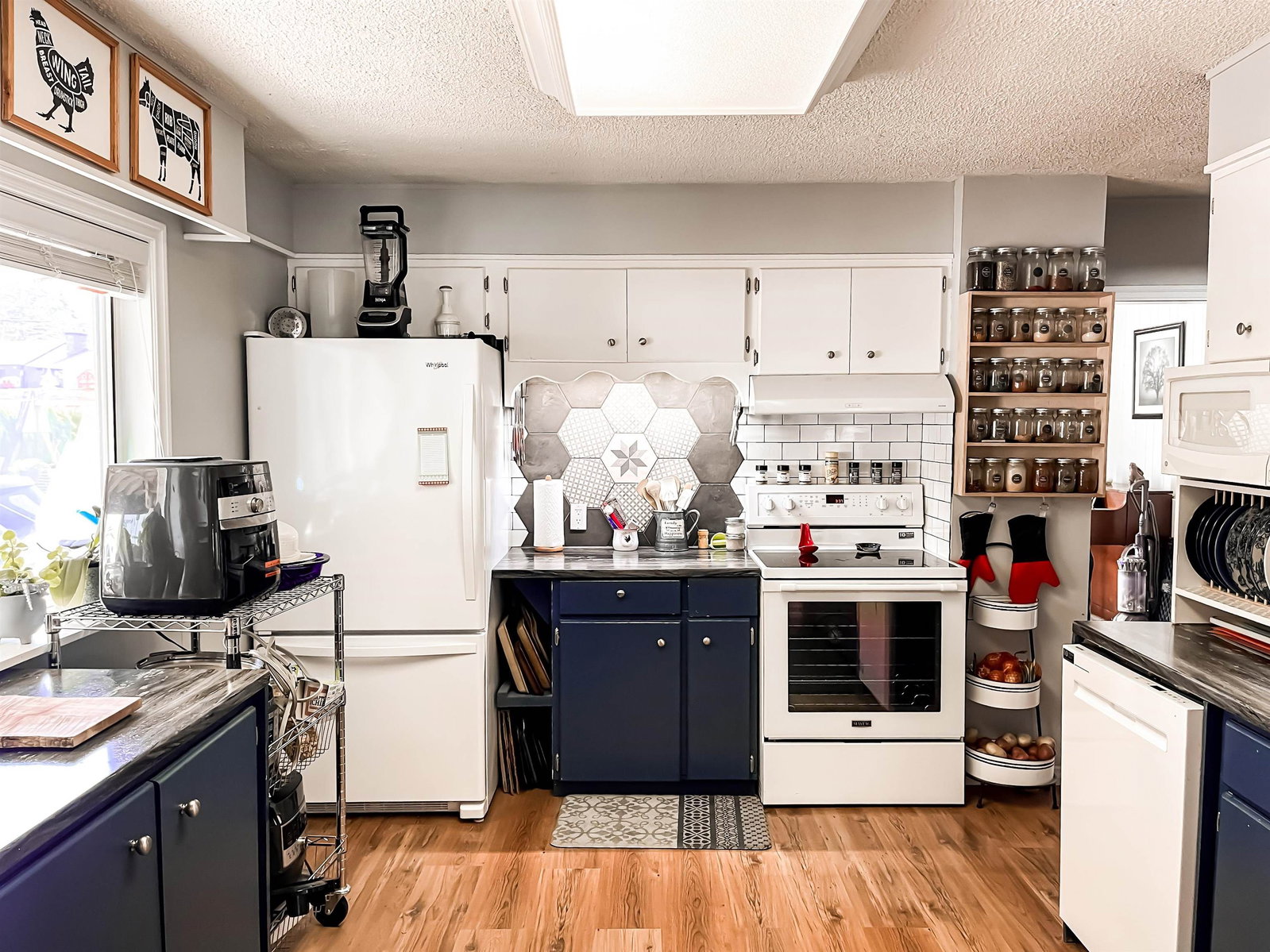 Listing Image 19