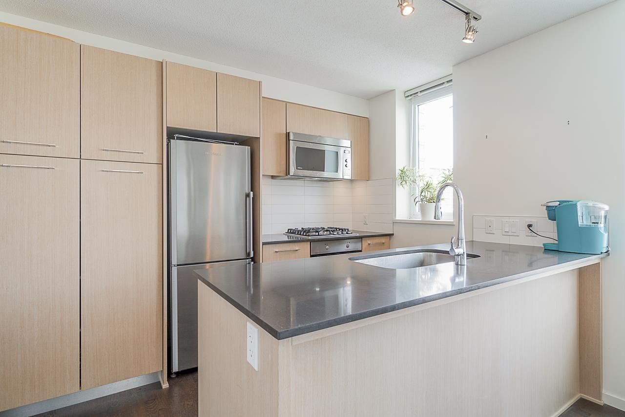 Listing Image 6