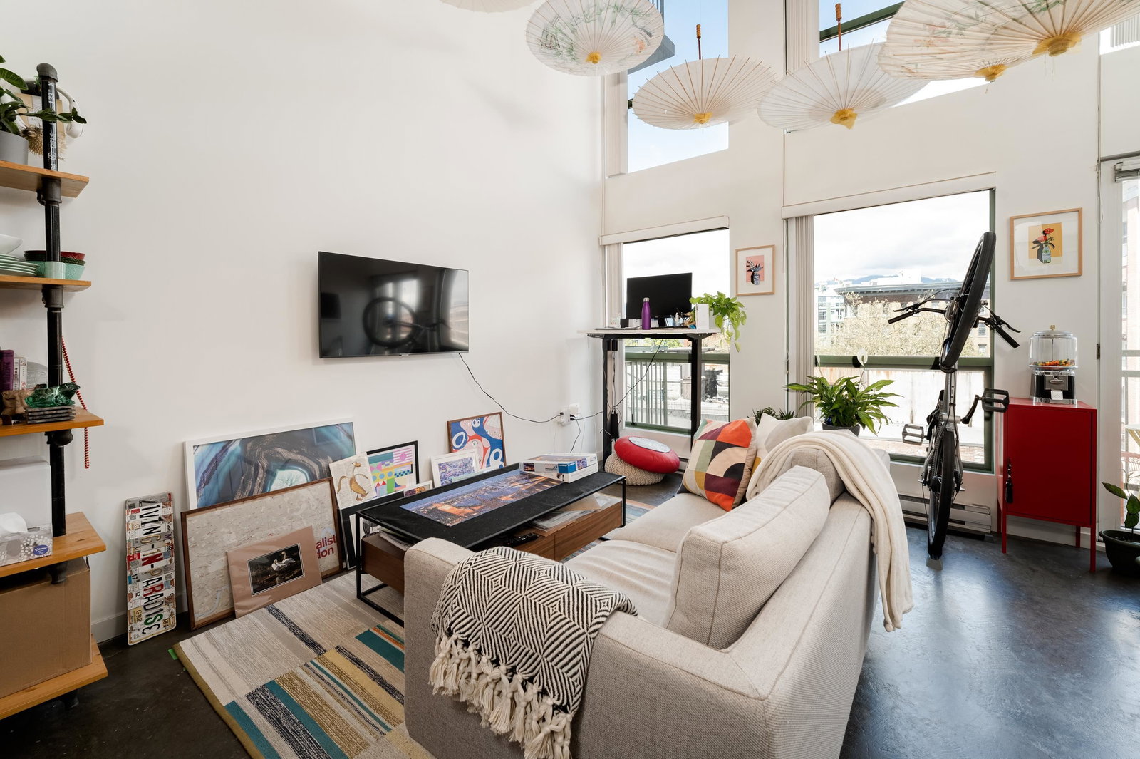 Listing Image 5