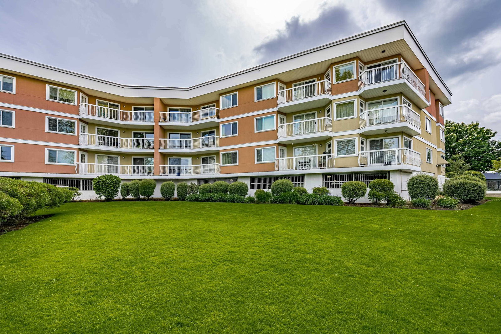 Listing Image 3