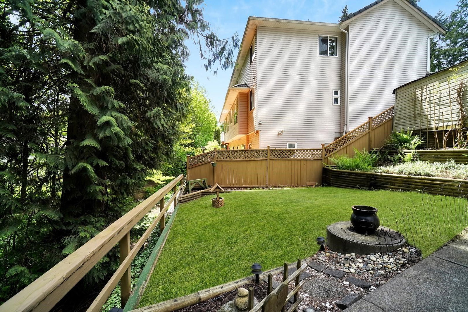 Listing Image 16