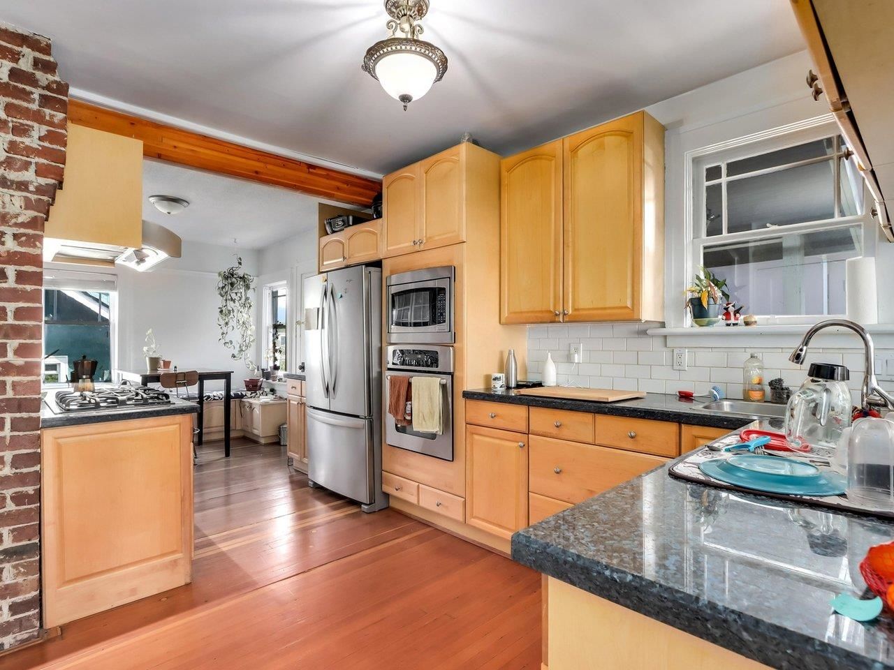 Listing Image 9