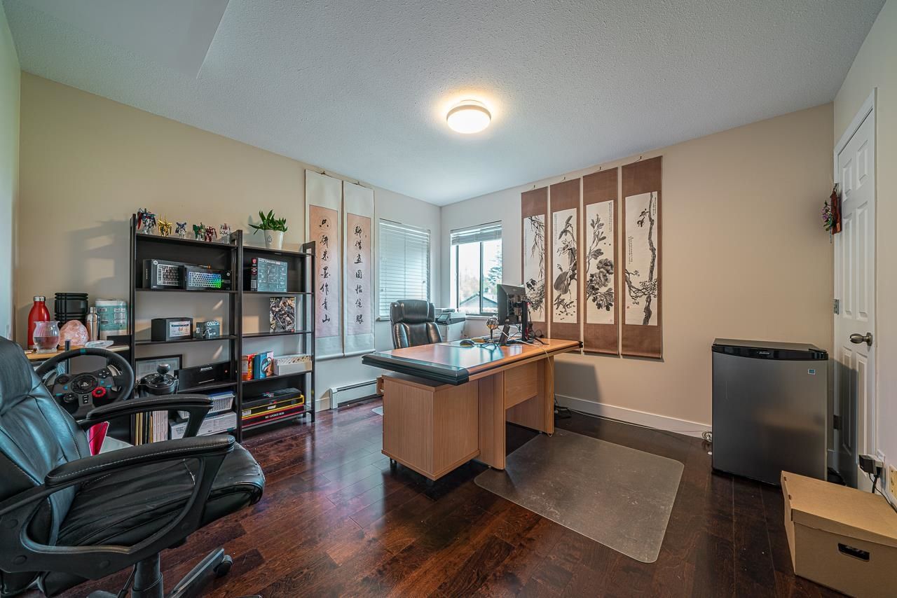 Listing Image 15