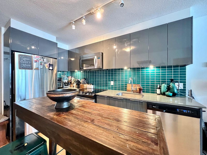 908 - 1325 Rolston Street, Vancouver, V6B 0M2 | Image 3