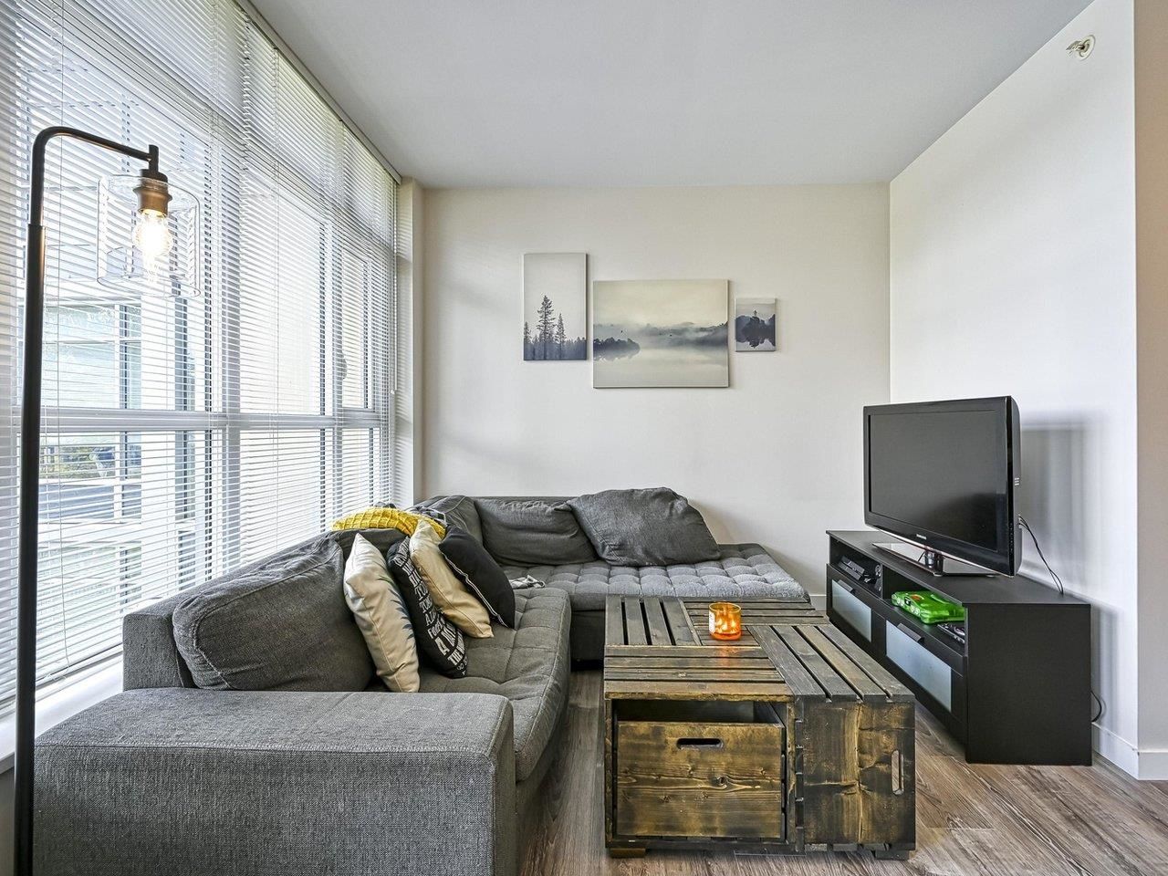 Listing Image 10