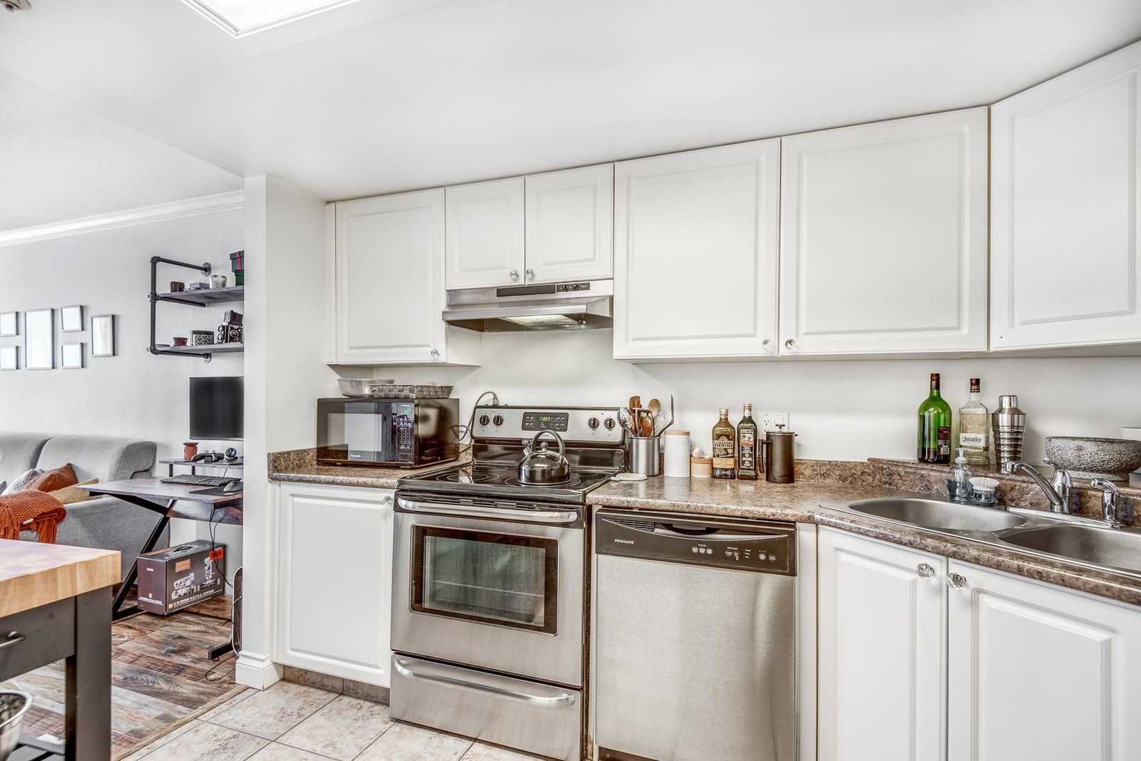 Listing Image 15