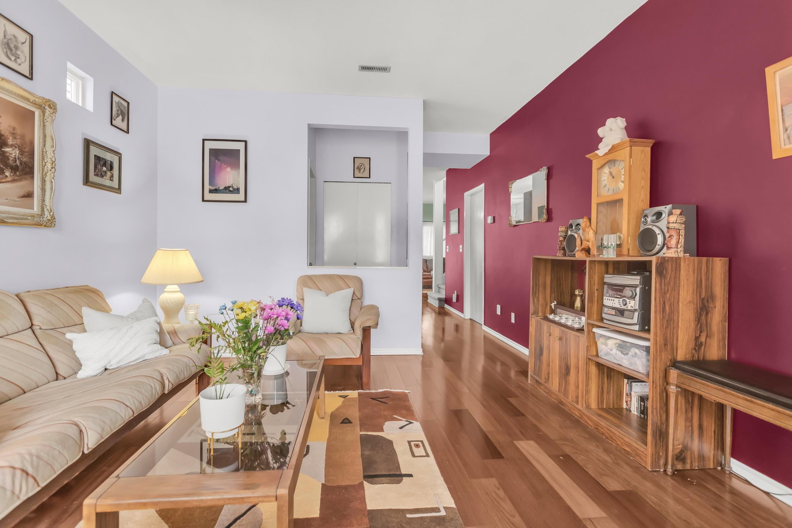 Listing Image 4