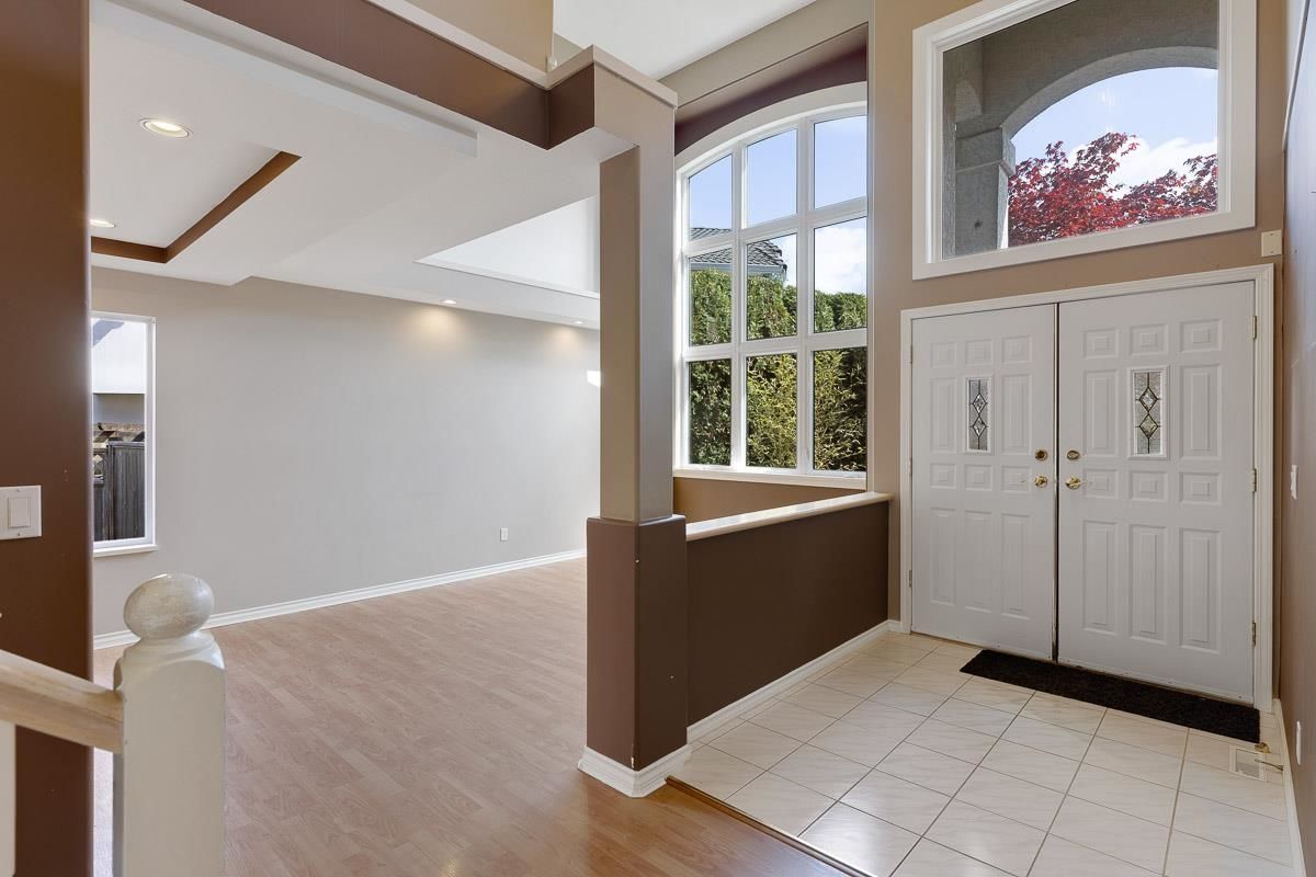 Listing Image 4
