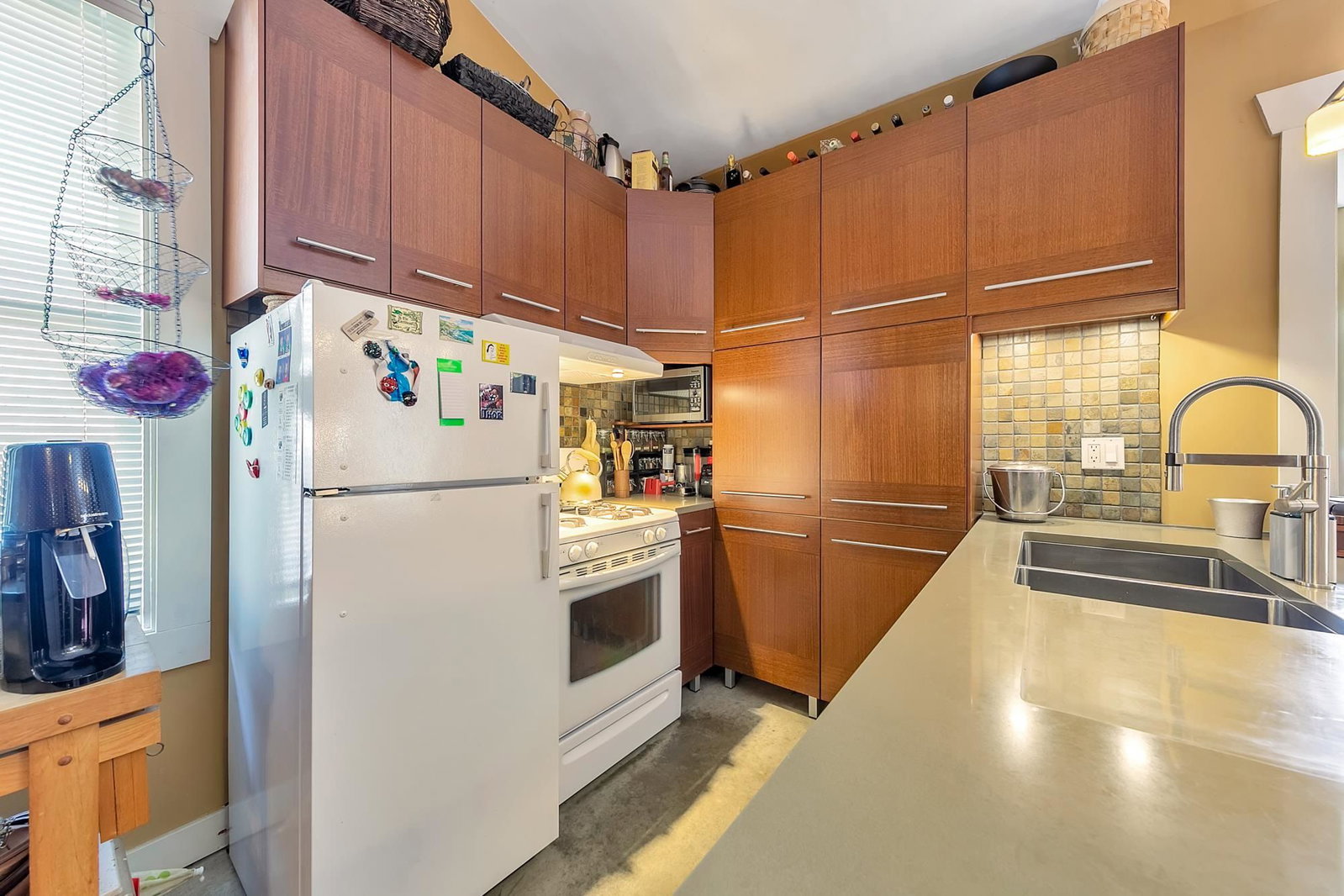 Listing Image 8