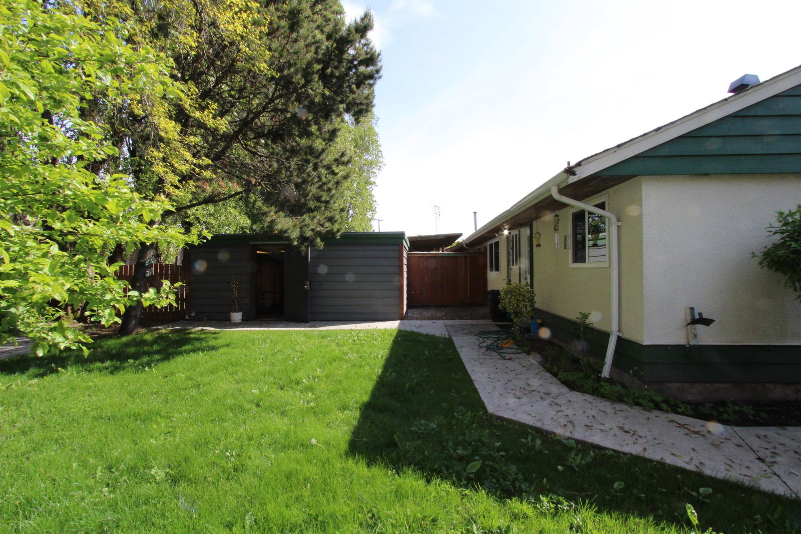 Listing Image 11