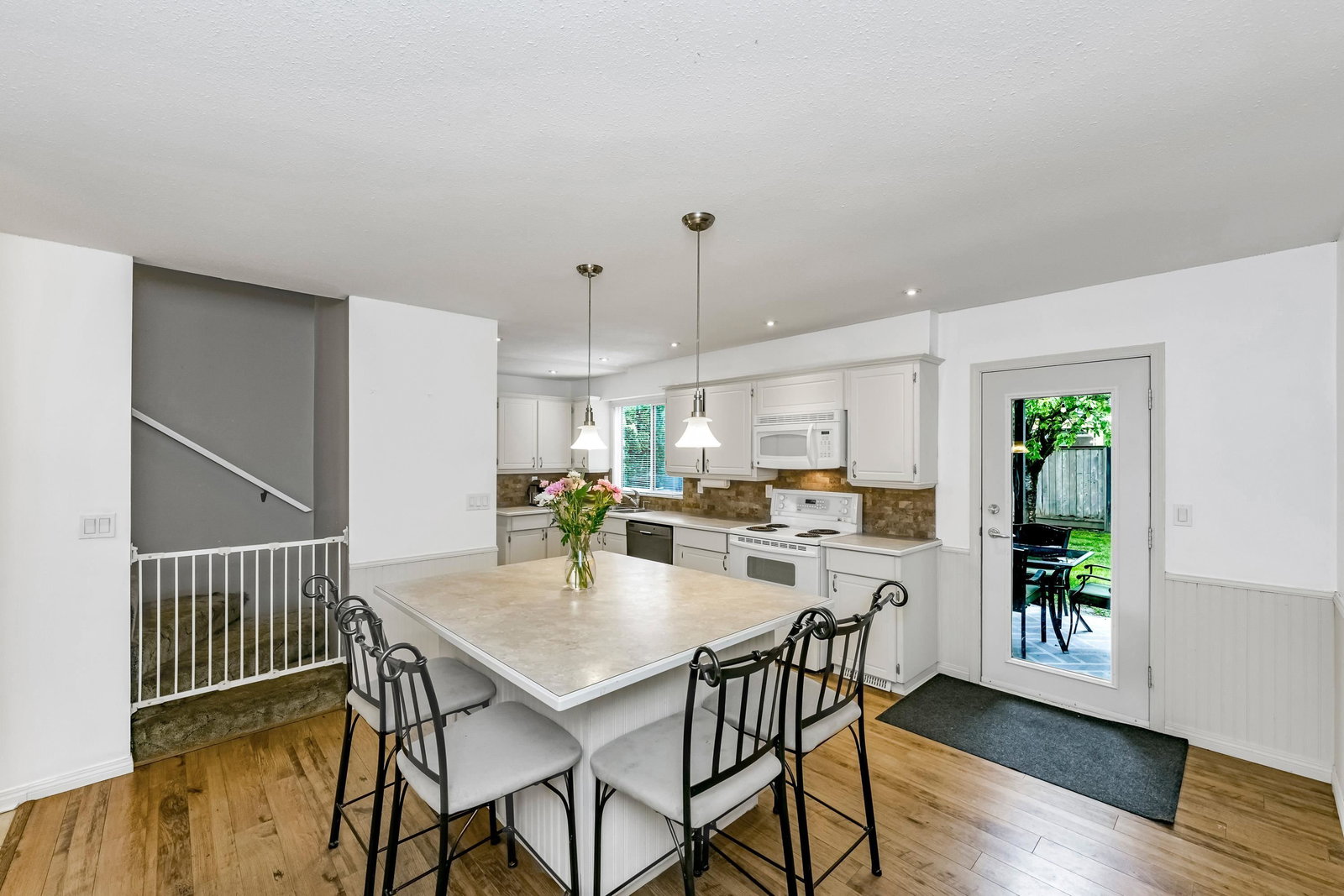 Listing Image 10