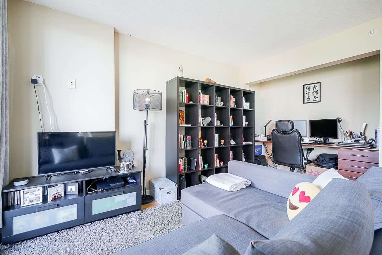 Listing Image 4