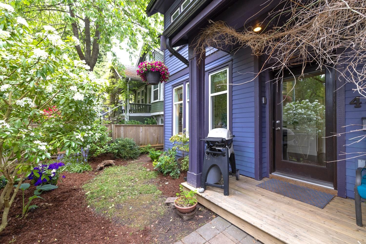 Listing Image 4
